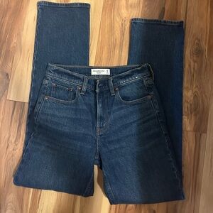 Abercrombie straight mid rise jean